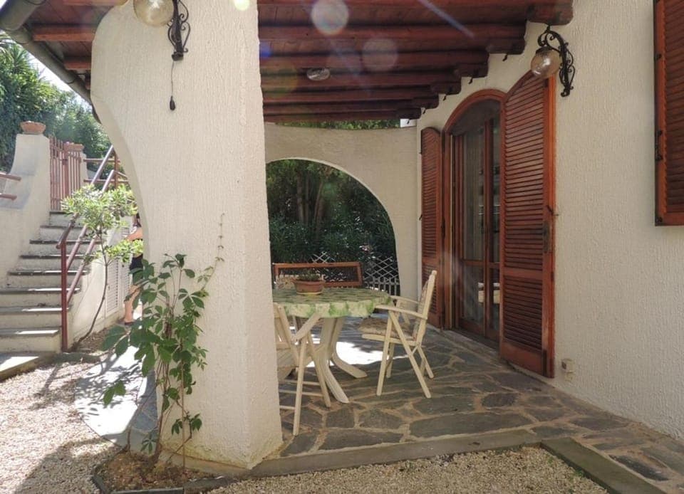 Patio, Garden, Dining area