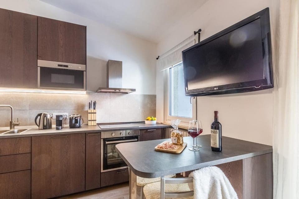 Kitchen or kitchenette