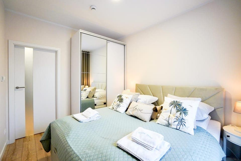 Bed, Photo of the whole room, Bedroom, towels, wardrobe