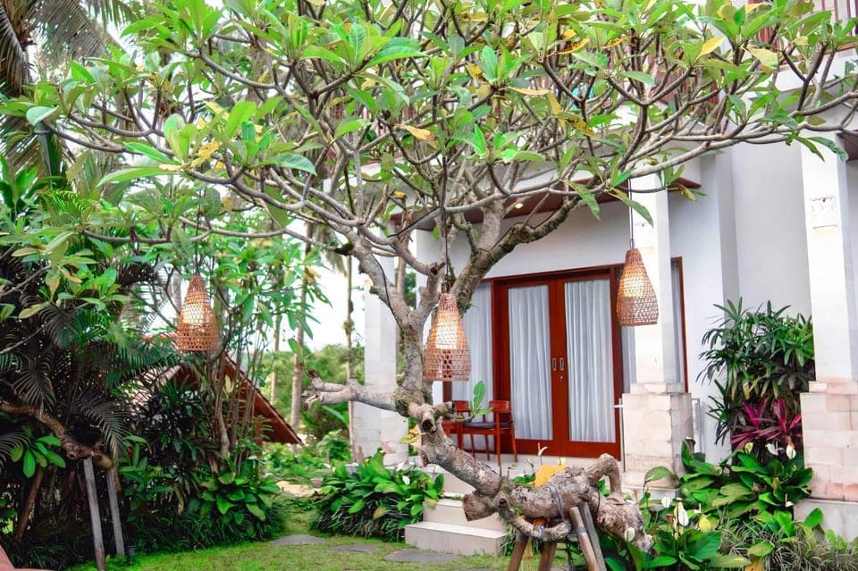 Property building, Spring, Day, Garden, Lobby or reception, Garden view