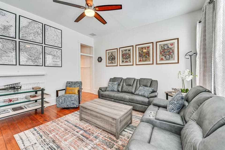 4 Mi to Kentucky Derby: Home w/ Private Yard House in Louisville