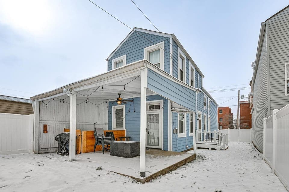 4 Mi to Kentucky Derby: Home w/ Private Yard House in Louisville