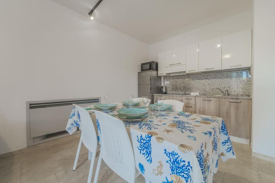 Coffee/tea facilities, Kitchen or kitchenette, Dining area, oven, pet friendly, stove