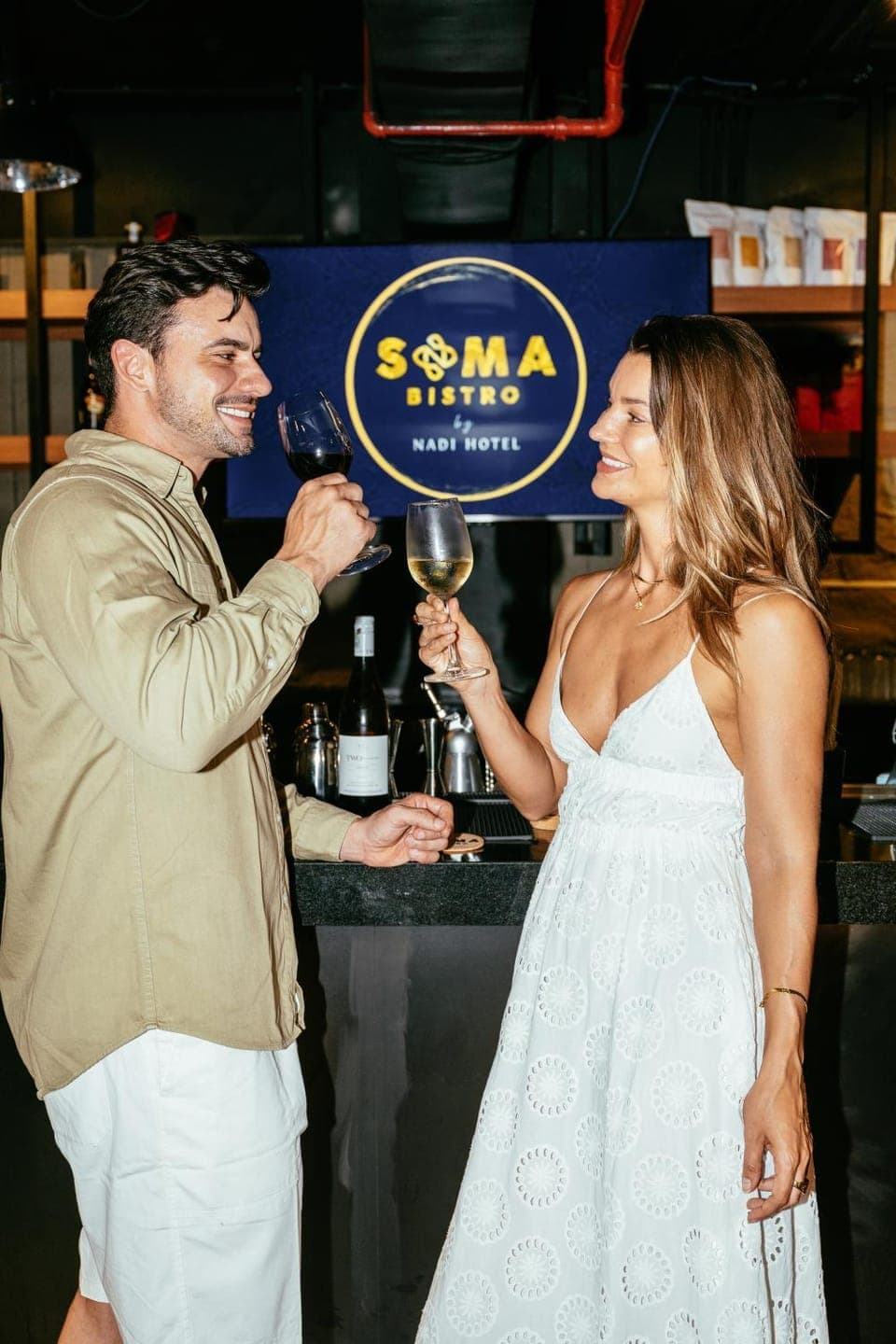 Lounge or bar, Guests, Alcoholic drinks