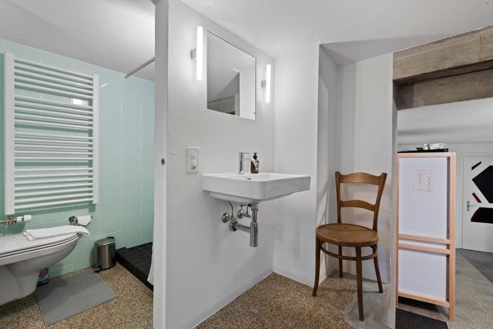 Toilet, Bathroom, towels