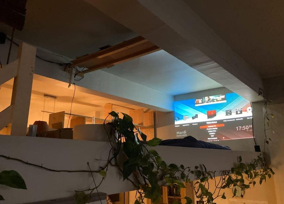 Communal lounge/ TV room