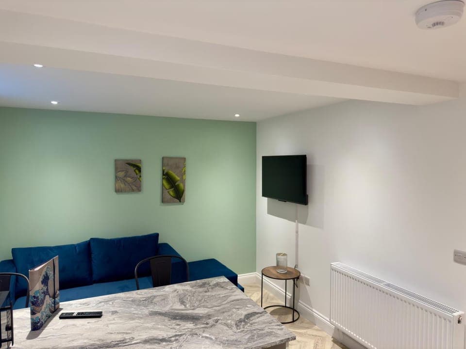 TV and multimedia, Living room, Photo of the whole room, Seating area