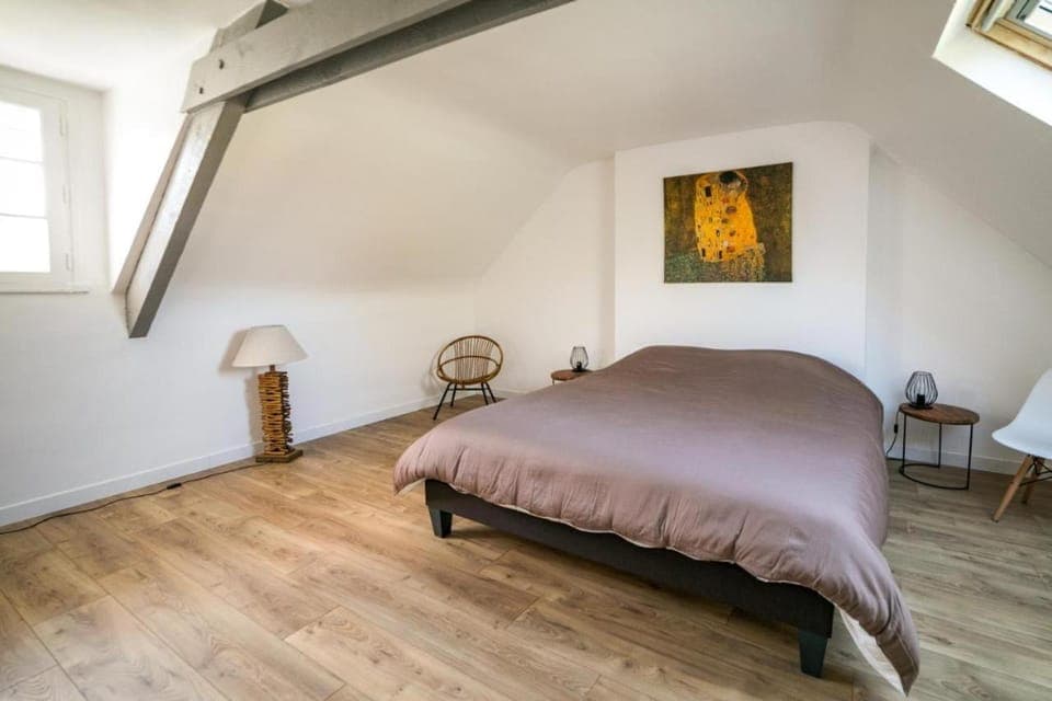 Bed, Photo of the whole room, Bedroom