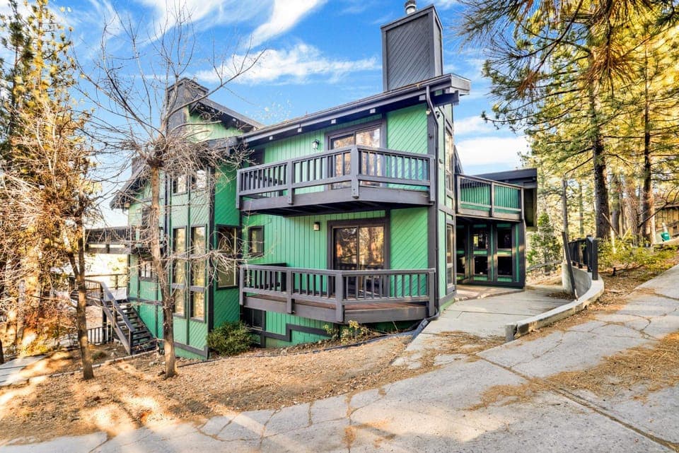 Property building, Street view