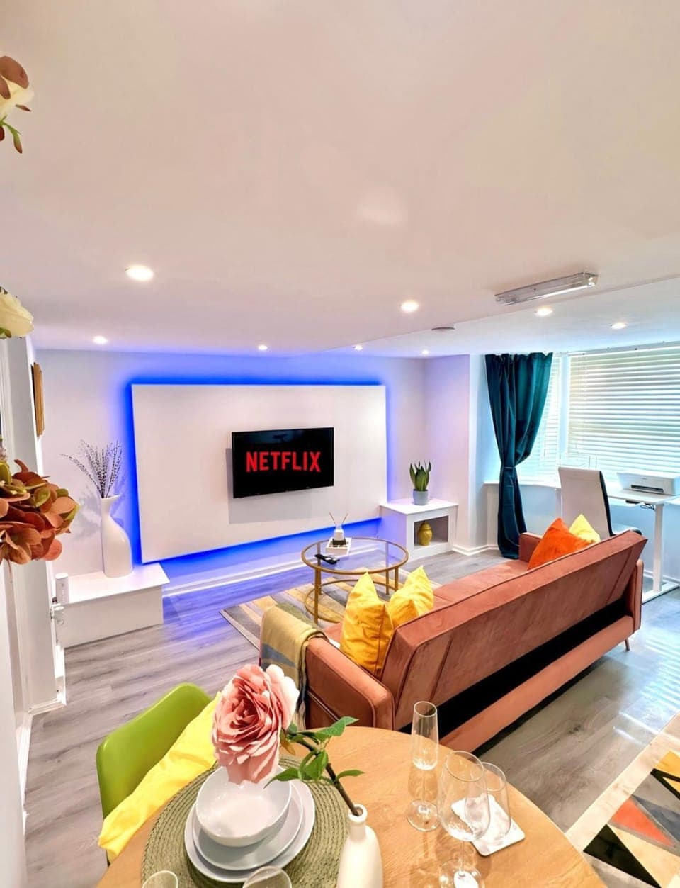 Living room, Seating area