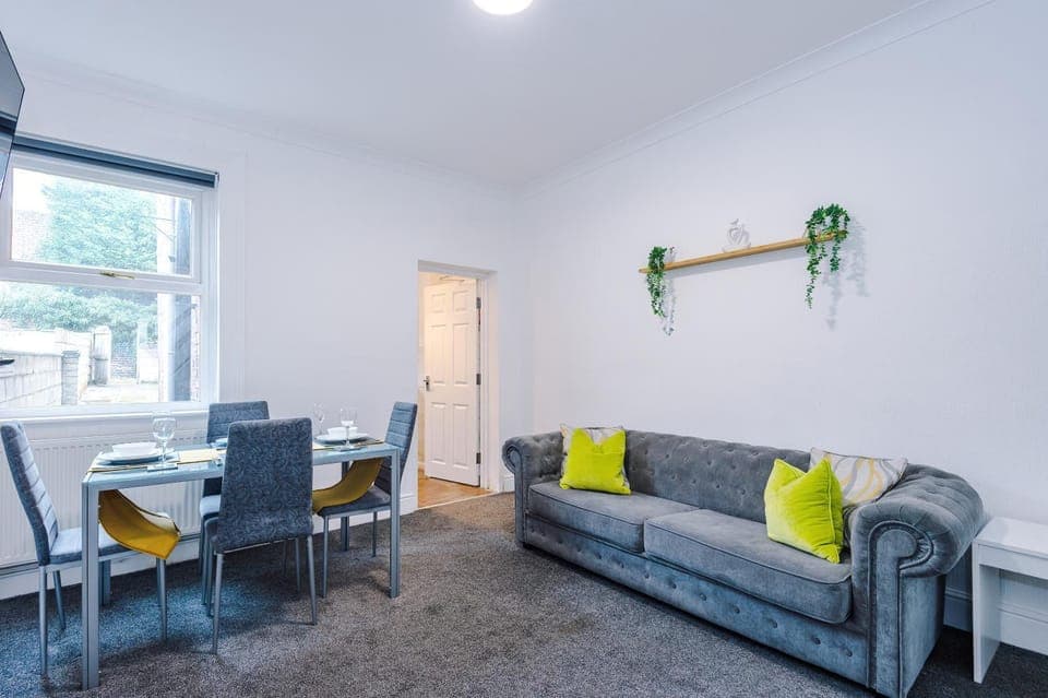 Living room, Seating area, Dining area