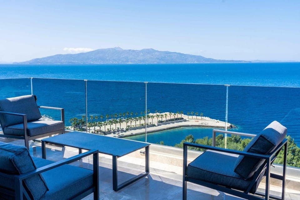 Natural landscape, View (from property/room), Balcony/Terrace, Seating area, Sea view