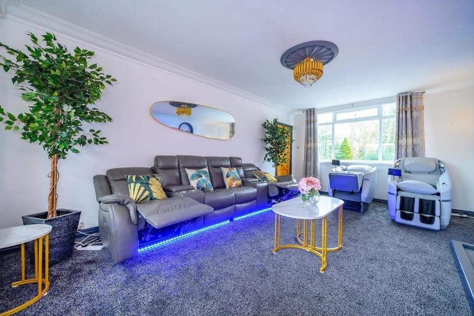 TV and multimedia, Living room, Seating area