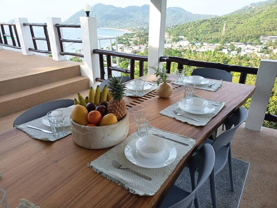 Dining area, Swimming pool