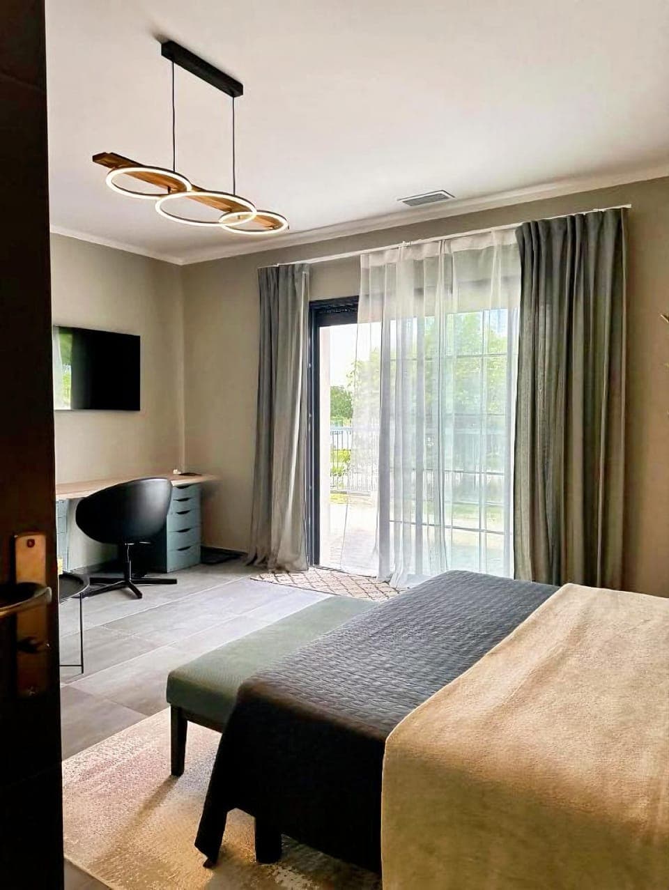 Bed, Photo of the whole room, Bedroom