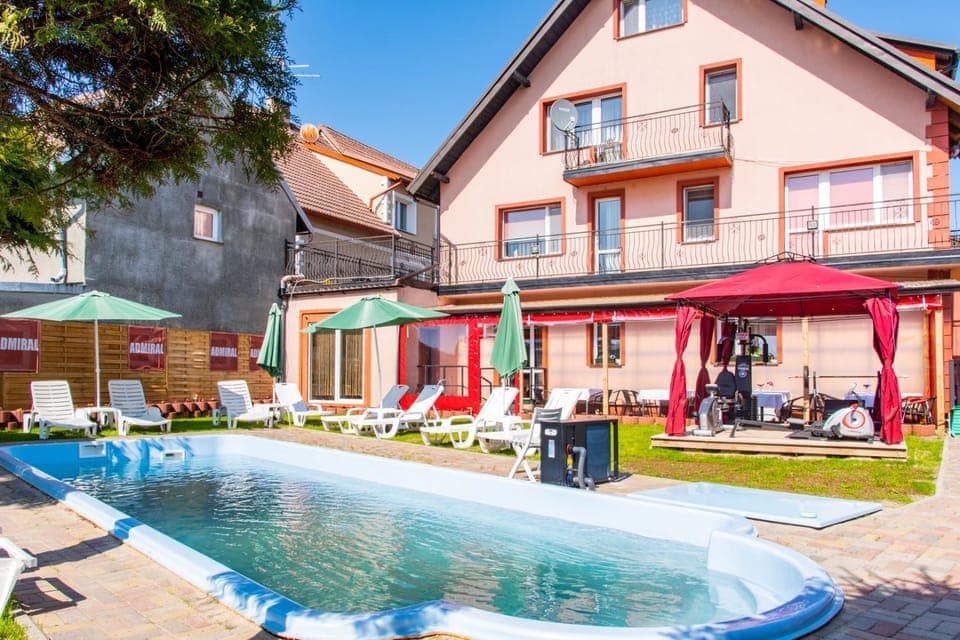 Swimming pool, Swimming pool