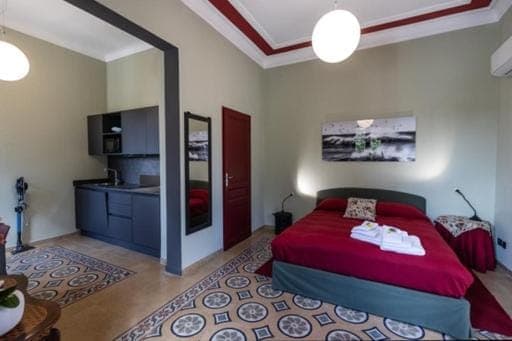 Photo of the whole room, Bedroom