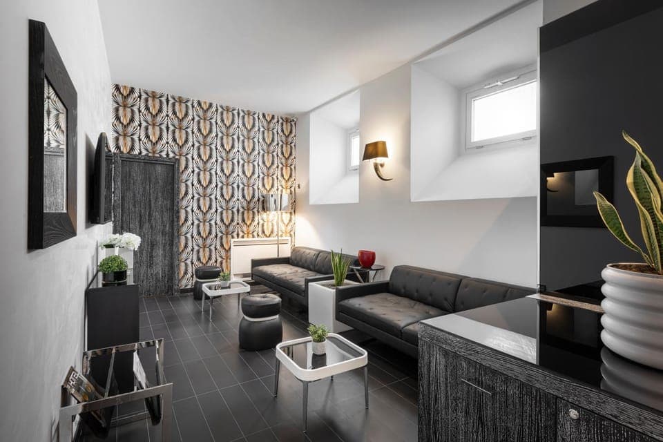 Communal lounge/ TV room