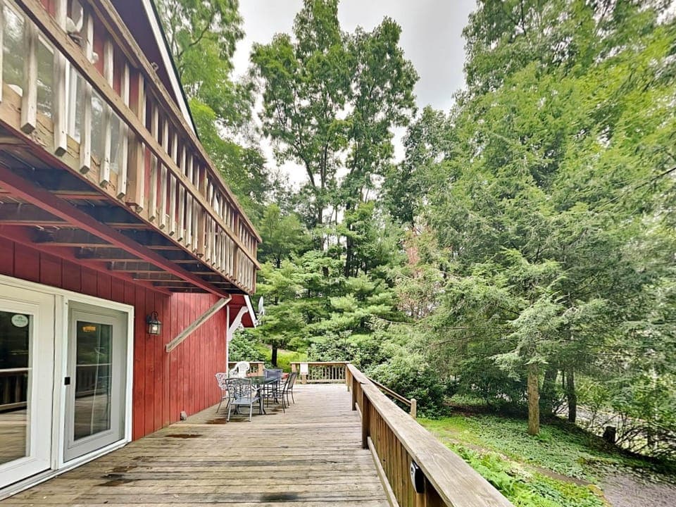 An Apple Away House in Deep Creek Lake
