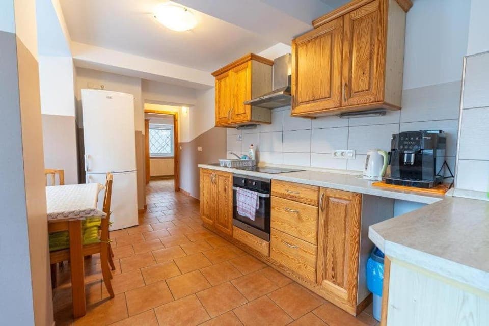 Coffee/tea facilities, oven, pet friendly, stove, toaster