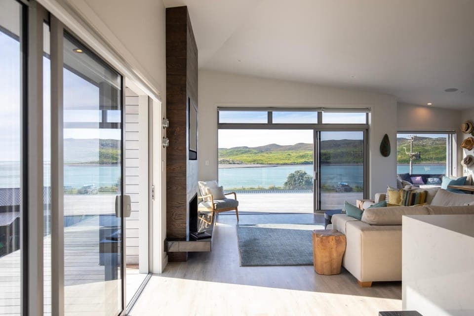 View (from property/room), Living room, Seating area