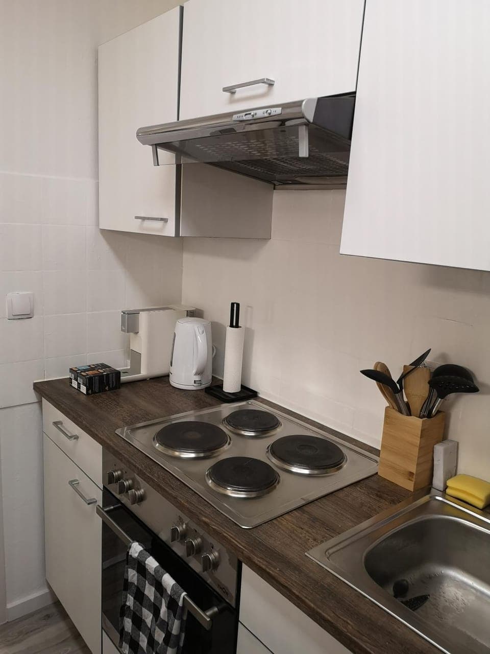 Kitchen or kitchenette, stove, stove, kitchen, kitchen