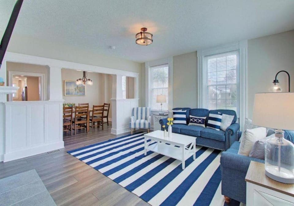 Living room, Dining area