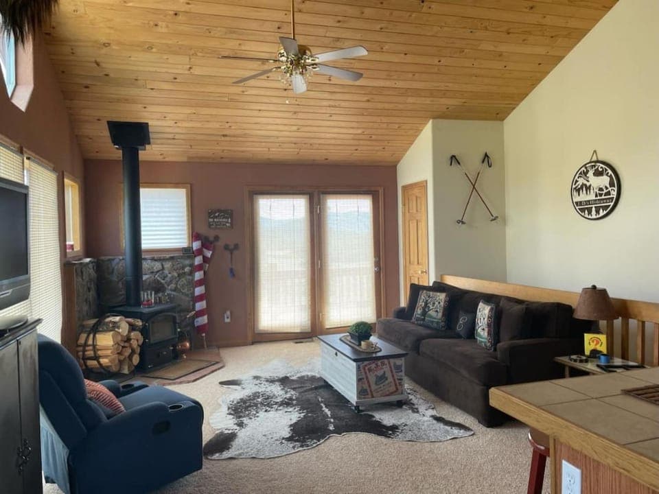 Stunning Secluded Mtn Getaway, Picturesque Views House in Park County