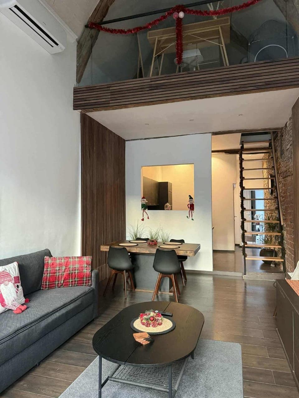 Living room, Dining area