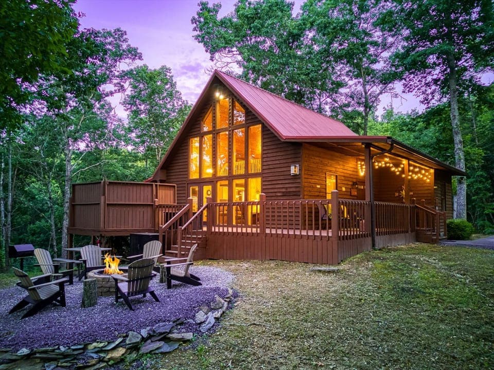 Property building, Natural landscape, BBQ facilities, Balcony/Terrace, Seating area, Sunrise