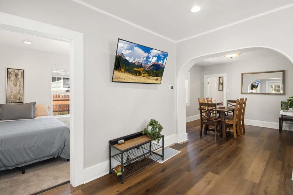 Charming, Historic! Walking Distance to Town! House in Glenwood Springs