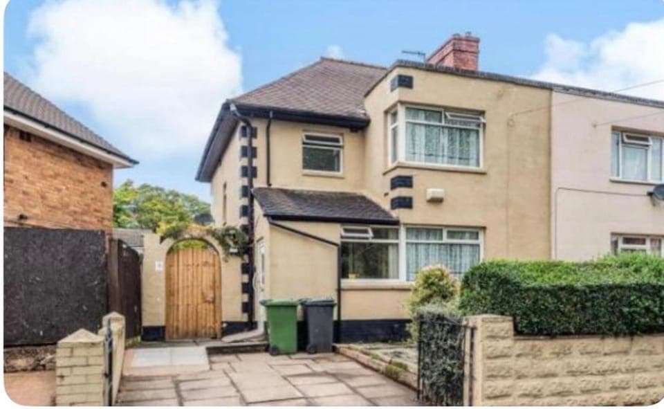 Property building, Day, Street view