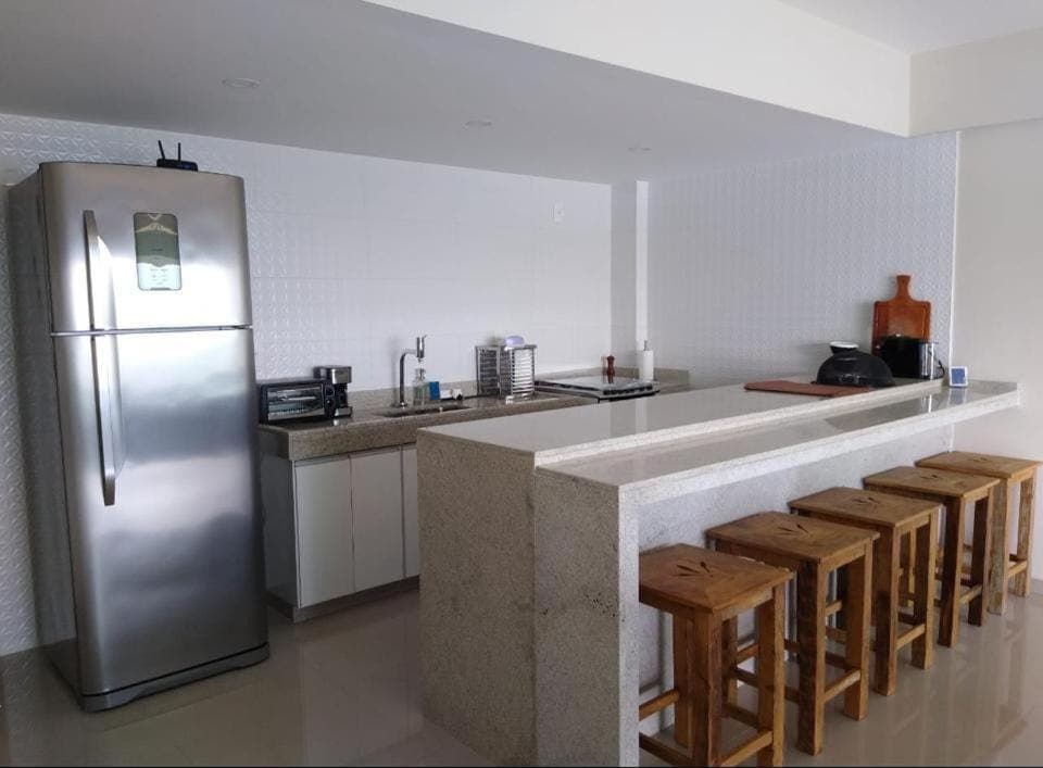 Coffee/tea facilities, Kitchen or kitchenette, Dining area, oven, stove, kitchen