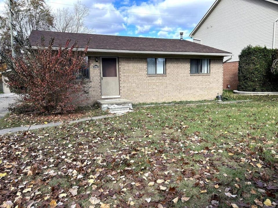A Gem Central to Canton, Westland Livonia House in Westland