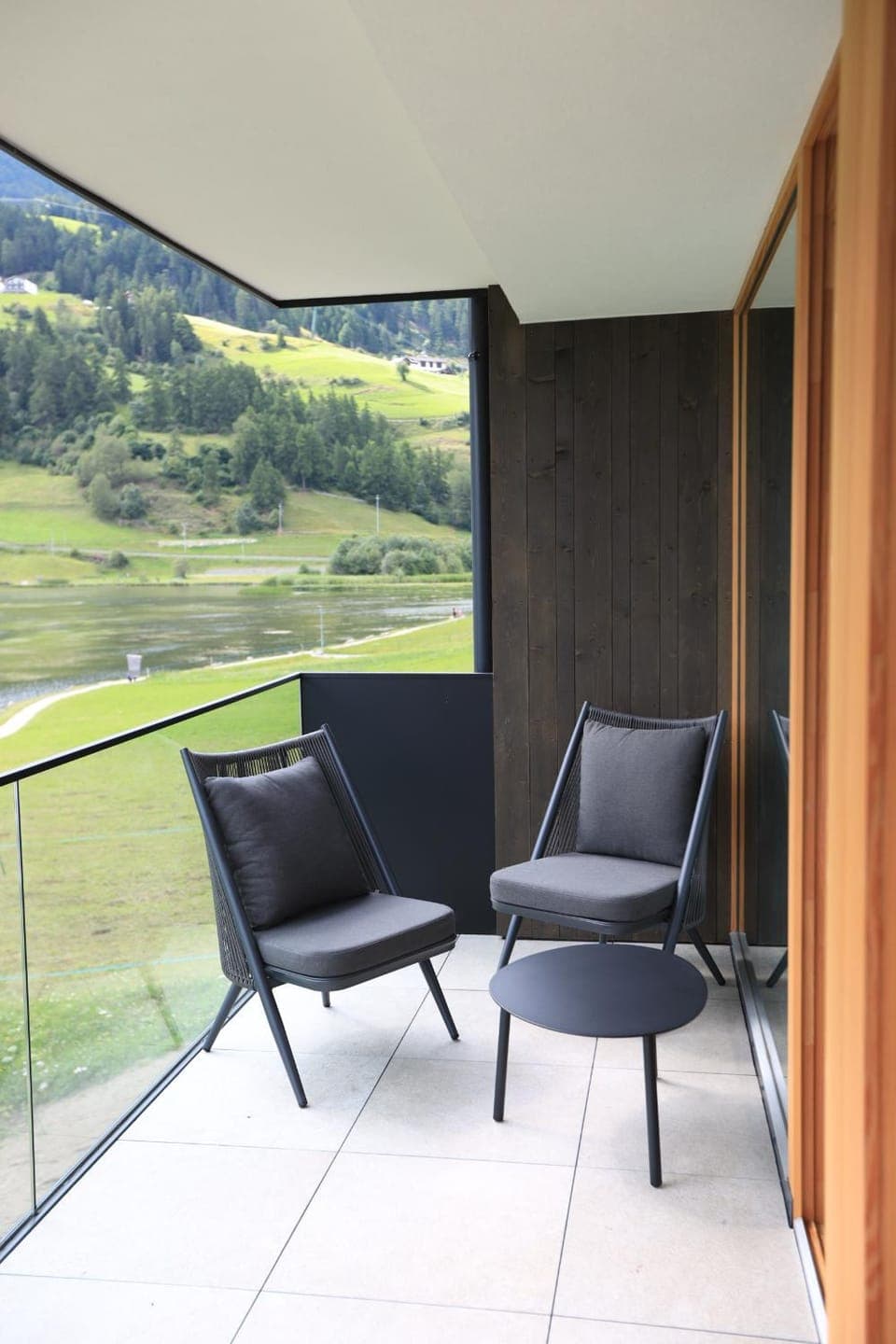 Natural landscape, Balcony/Terrace, Seating area