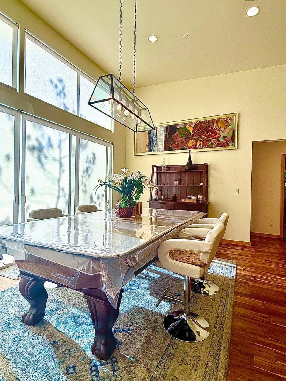 Seating area, Dining area