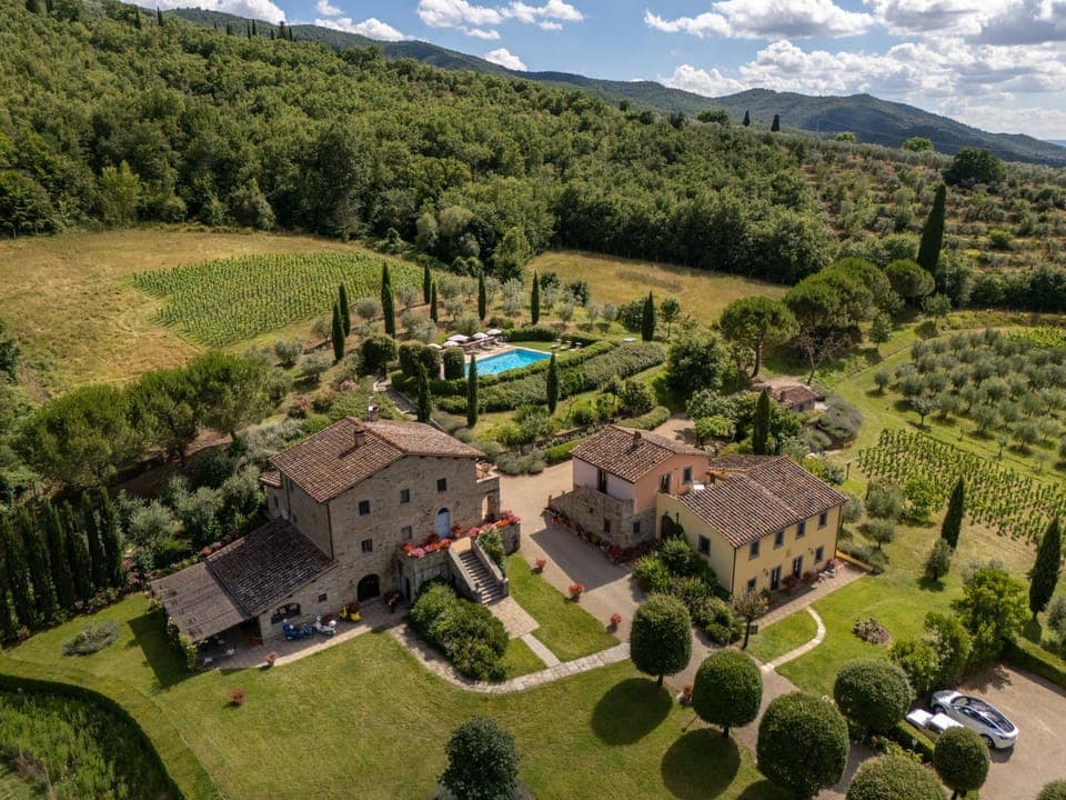 Property building, Restaurant/places to eat, Garden, Living room, Garden view, Mountain view, Mountain view, Swimming pool, Parking