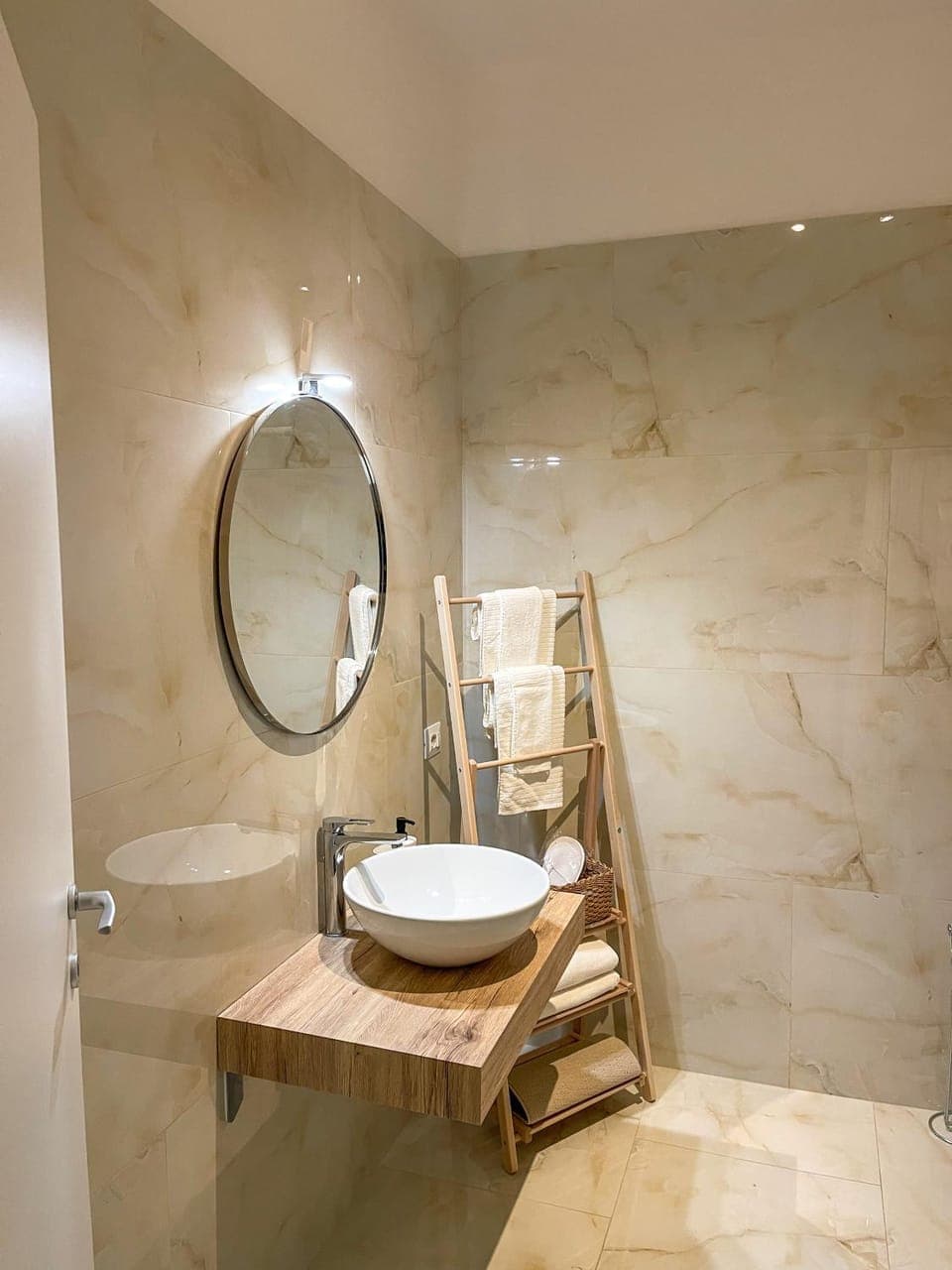 Shower, Bathroom, towels