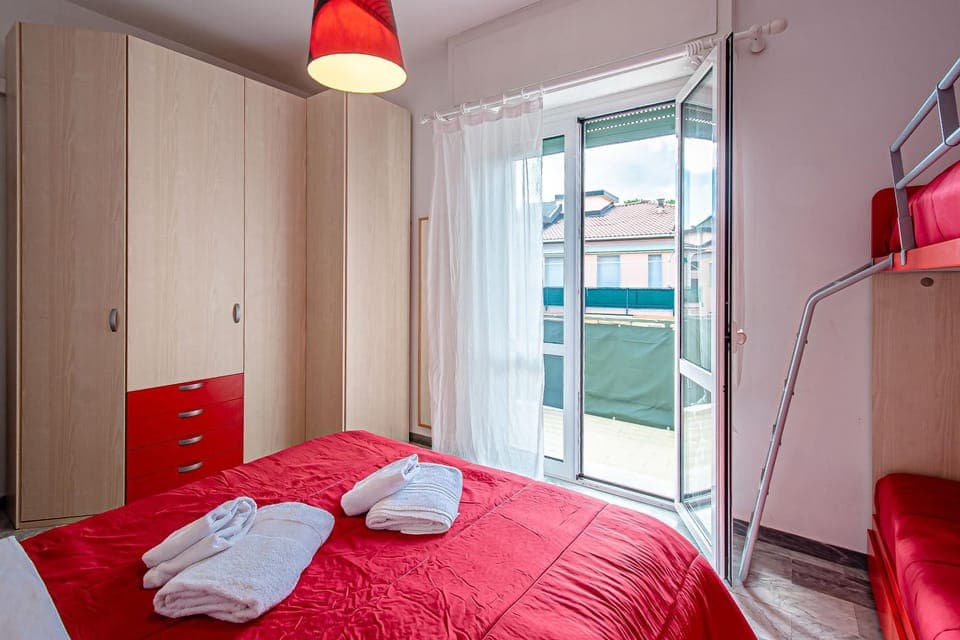 Bed, Bedroom, bunk bed, wardrobe