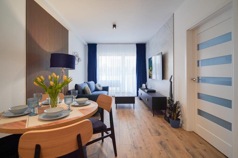 TV and multimedia, Living room, Dining area