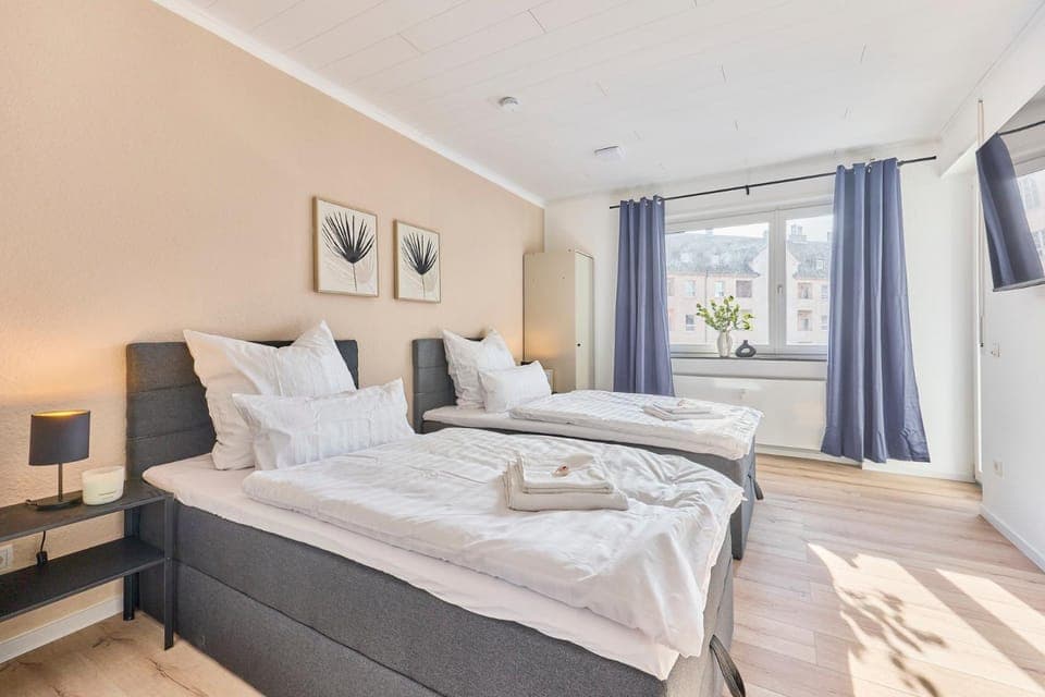 Bed, Photo of the whole room, Bedroom, towels