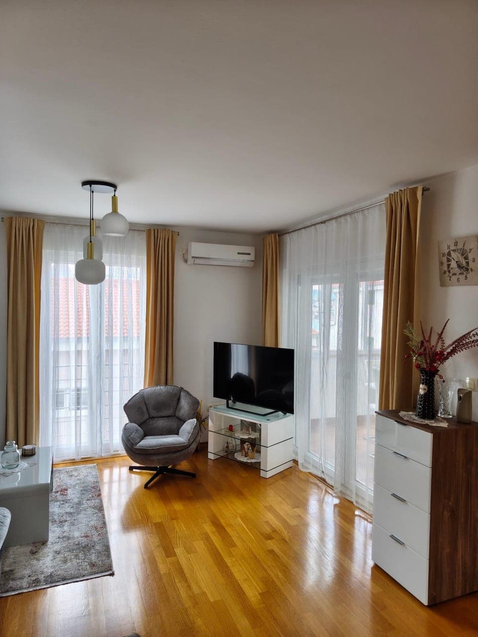 TV and multimedia, Living room, air conditioner