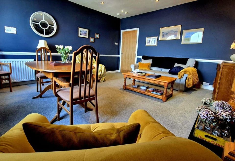 Living room, Seating area, Dining area