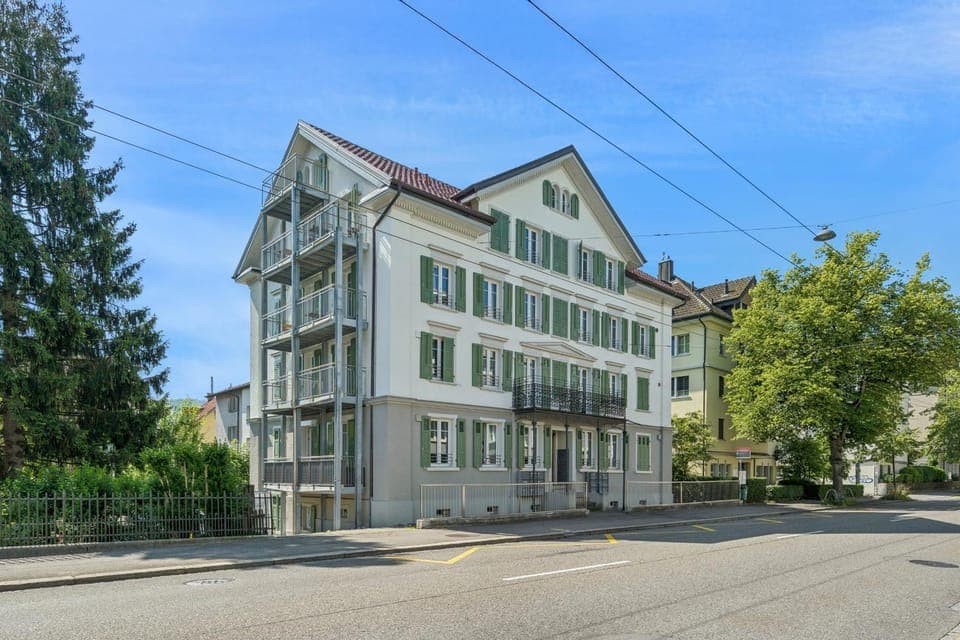 Property building, Facade/entrance
