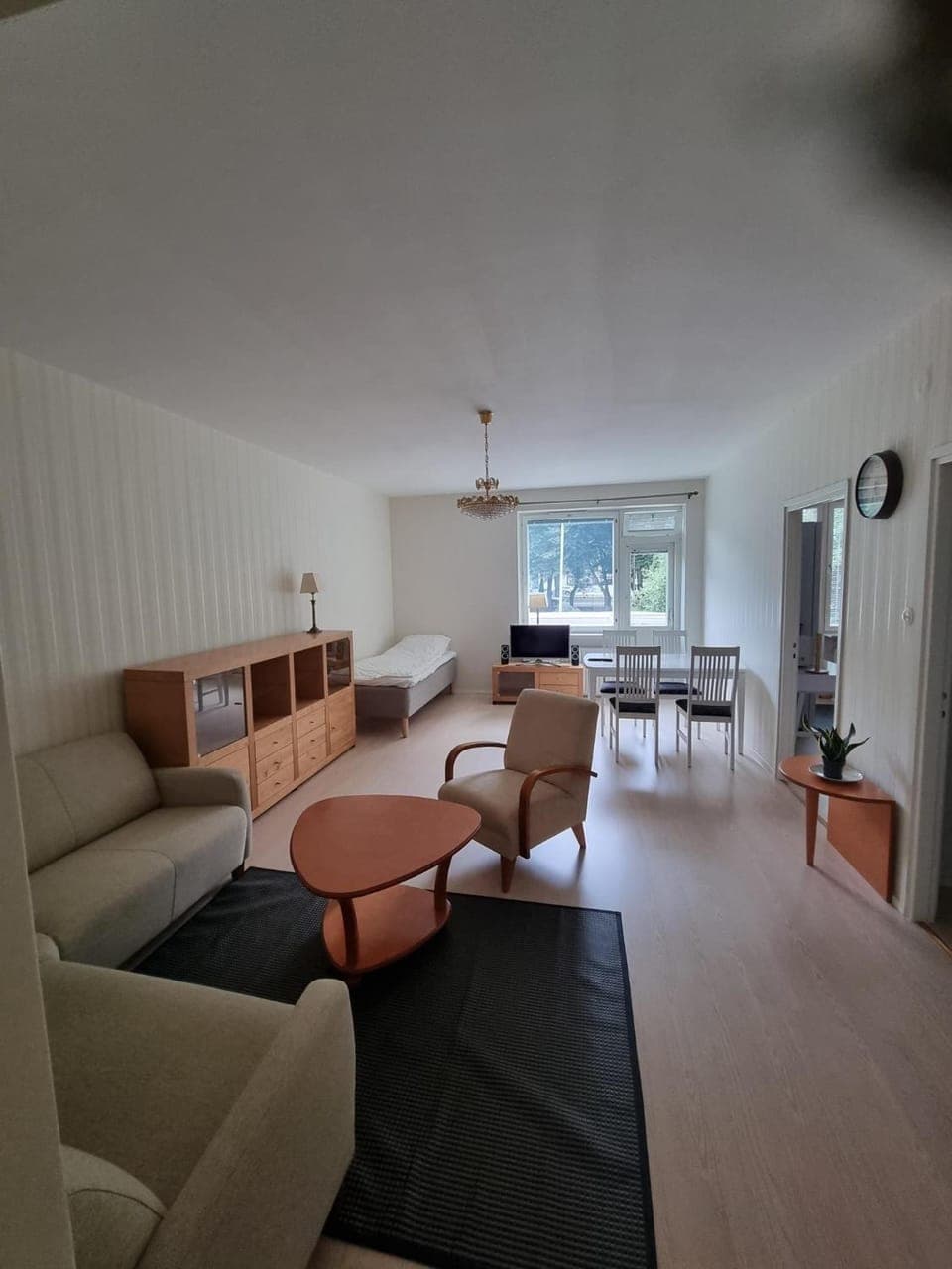 Bed, Living room, Seating area, Dining area