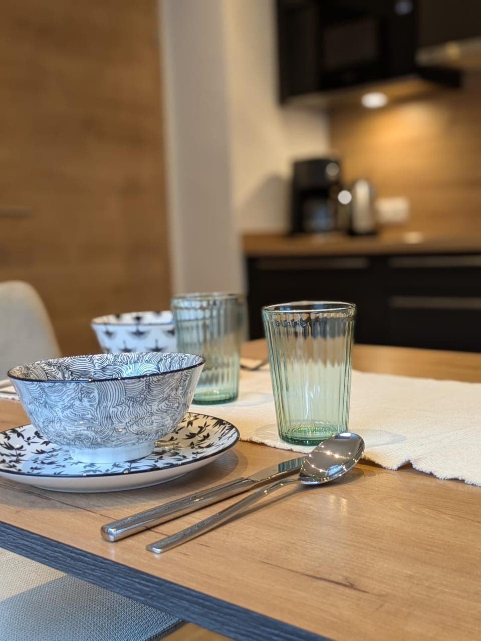 Kitchen or kitchenette, Dining area