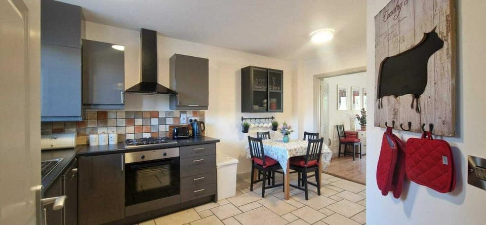 Refurbed Modern & Stylish 3BD - Garden Pets OK House in Dublin