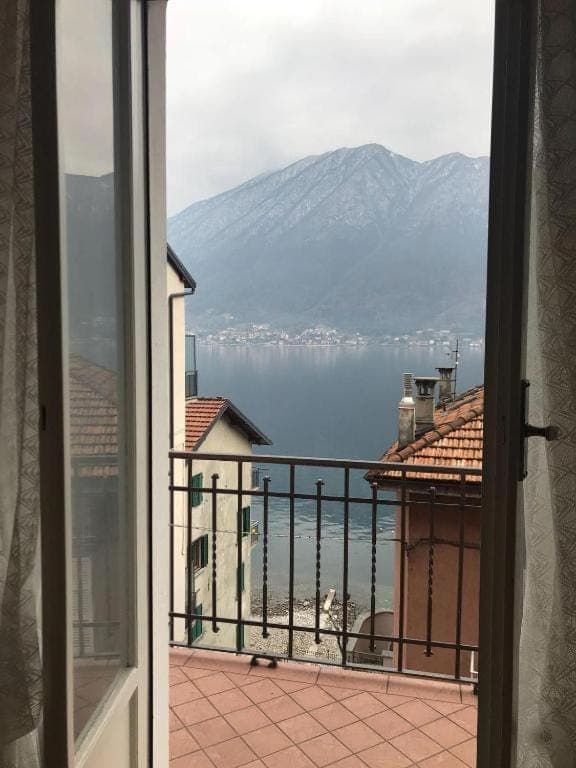 Balcony/Terrace, Lake view