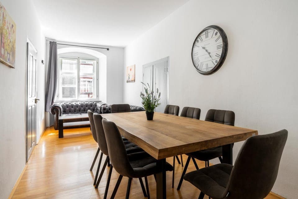 Living room, Seating area, Dining area