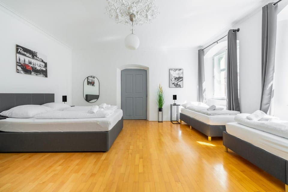 Bed, Photo of the whole room, Bedroom